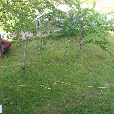 Apartment Apartman Za 5 Osoba *