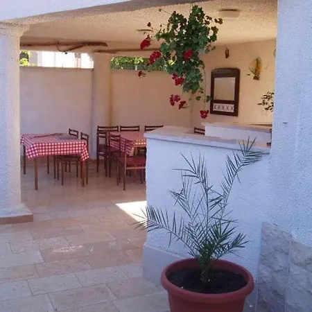 Apartman Za 5 Osoba *