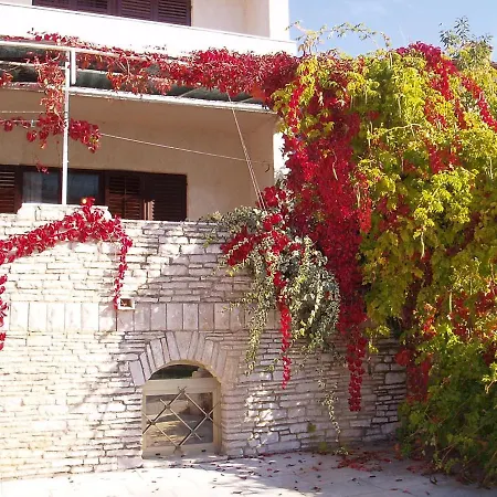 Apartman Za 5 Osoba *